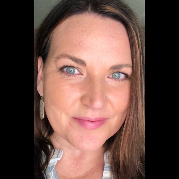 Meet your Posher, Erin - Picture 2 of 3